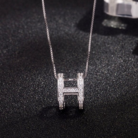*925 Sterling Silver Diamond H Letter Necklace B - Picture 1 of 4